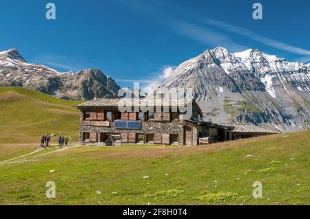 Schutzhütte des Plan du lac und des Berges La Grande Casse (3855M), Nationalpark Vanoise, Savoie (73), Region Auvergne-Rhone-Alpes, Frankreich Stockfoto