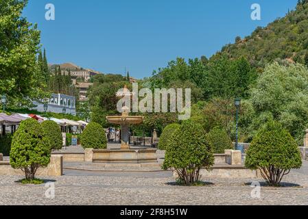 Brunnen am Paseo de los Tristes in Granada, Spanien Stockfoto