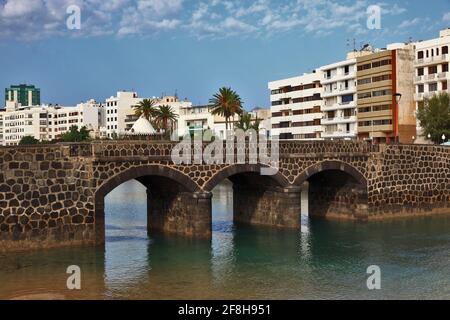 Brücke zur Isla de San Gabriel, Arrecife, Lanzarote, Kanarische Inseln, Kanaren, Spanien Stockfoto