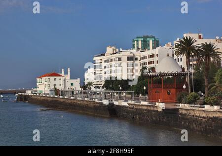 Avenida De La Marina und Gran Hotel im Hintergrund, Arrecife, Lanzarote, Kanarische Inseln, Kanaren, Spanien Stockfoto