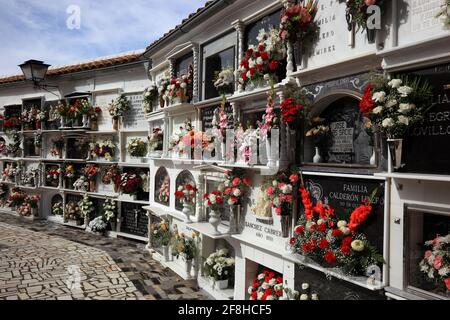 Spanien, Andalusien, Olvera Gemeinde in der Provinz Cádáize, an der Weißstädte-Tour von Andalusien gelegen, Route der Weißen Dörfer, Friedhof, Gräber Stockfoto