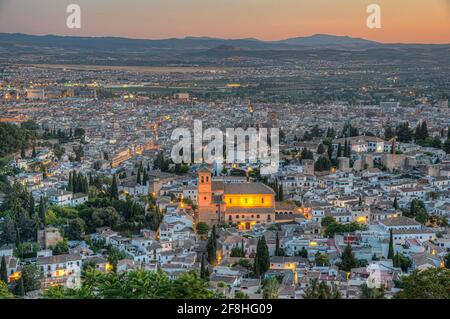 Blick auf die Kirche von El Salvador in Granada, Spanien Stockfoto