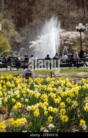 Washington Square Park ist das Herz von New York University in Greenwich Village, New York City, USA Stockfoto