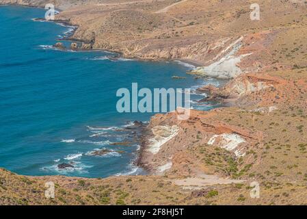 Luftaufnahme von Cala Don Manueal und Cala Raja AT Naturpark Cabo de Gata in Spanien