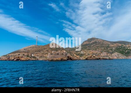 Militärische Batterie zum Schutz der Einfahrt zum Hafen von Cartagena in Spanien Stockfoto