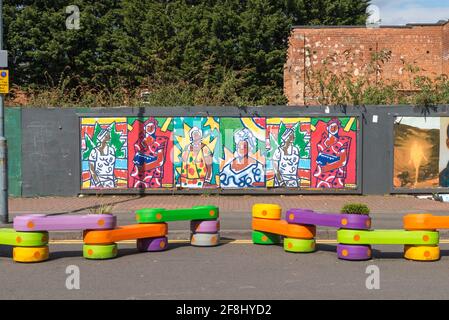 Die York Road in Kings Heath, Birmingham, ist für Verkehr und Autos gesperrt Stockfoto