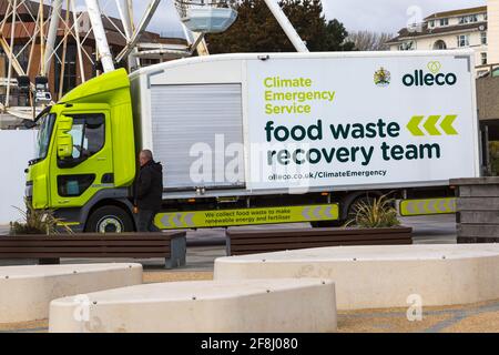 Klima-Notfalldienst Lebensmittelabfallrückgewinnung Truck am Pier Approach, Bournemouth, Dorset Großbritannien im April - Team für Lebensmittelabfallrückgewinnung Stockfoto