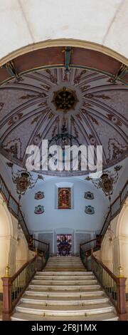 Verzierte Decke im Inneren des Bischofspalastes in Murcia, Spanien Stockfoto