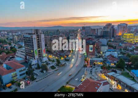 PRISHTINA, KOSOVO, 16. SEPTEMBER 2019: Blick auf den Bill Clinton Boulevard in Prishtina, Kosovo Stockfoto