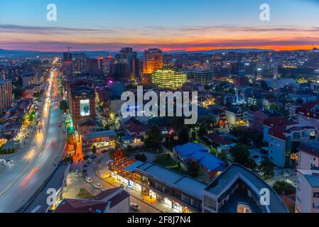 PRISHTINA, KOSOVO, 16. SEPTEMBER 2019: Blick auf den Bill Clinton Boulevard in Prishtina, Kosovo Stockfoto