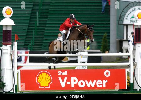 Die National, Spruce Meadows Juni 2002, will Simpson (USA) Reiten Boxter Stockfoto