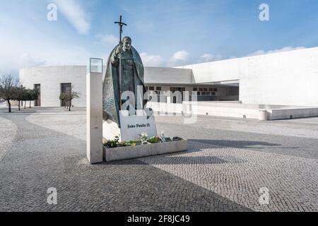 Fatima, Portugal - 12. Feb 2020: Denkmal von Papst Johannes Paul II. Im Heiligtum von Fatima - Fatima, Portugal Stockfoto