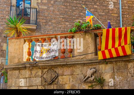 BARCELONA, SPANIEN, 29. JUNI 2019: Banner fordert Freilassung politischer Gefangener in Barcelona, Spanien Stockfoto
