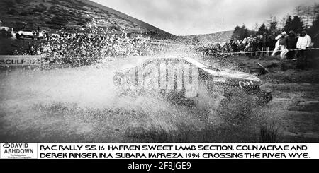 Colin McRae und Derek Ringer überqueren den Fluss Wye in Ihre Subaru auf der Hafren Sweet Lamb Sektionn der Network Q RAC Rally Stockfoto