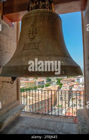 MURCIA, SPANIEN, 19. JUNI 2019: Glockenturm der Kathedrale in Murcia, Spanien Stockfoto