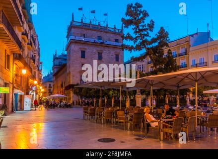 VALENCIA, SPANIEN, 17. JUNI 2019: Nachtansicht des Palau de la Generalitat in Valencia, Spanien Stockfoto