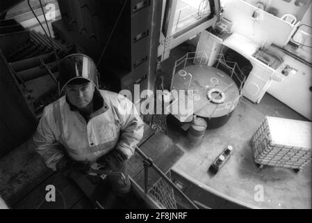 Techniker von Woolwich Ferry London, der Routinewartung macht Stockfoto