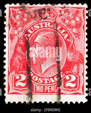 MOSKAU, RUSSLAND - 7. OKTOBER 2019: Die in Australien gedruckte Briefmarke zeigt King George V, Serie, 2 d - Australischer Penny, um 1930 Stockfoto