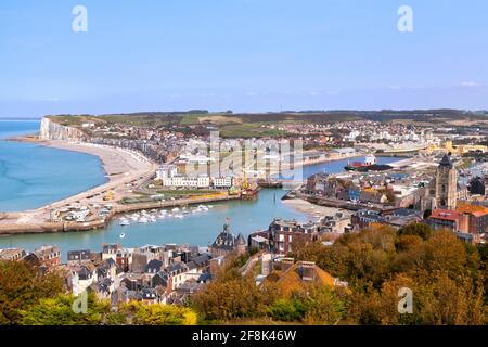 Luftaufnahme von Le Tréport (seine-Maritime) und Mers-les-Bains (Somme). Stockfoto