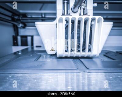 3D-Drucker, Drucken mit Kunststoffdraht-Filament in additiver Fertigungstechnik. Stockfoto