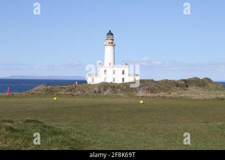 Schottland, Ayrshire Turnberry Lighthouse. 12 Apr 2021.der ikonische Leuchtturm auf dem Turnberry Golf Course mit beeindruckender Aussicht über den Firth of Clyde Stockfoto