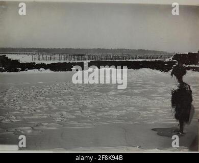 Dratverhau vor der Position des 25. Feldjägerbataillons. Stockfoto