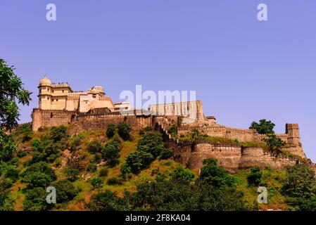 Kumbhalgarh Fort ist eine Mewar Festung auf Aravalli Hills im 15. Jahrhundert von König Rana Kumbha in Rajsamand Bezirk, in der Nähe von Udaipur gebaut. Stockfoto