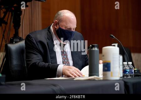 Washington, Usa. April 2021. Robert Fenton, Jr., ein hochrangiger Beamter, der die Aufgaben des FEMA-Administrators erfüllt, wird vor einer Anhörung des Senats-Ausschusses zur Überprüfung der Reaktion der FEMA auf COVID-19 am Mittwoch, den 14. April 2021, gesehen. Pool Foto von Greg Nash/UPI Kredit: UPI/Alamy Live News Stockfoto