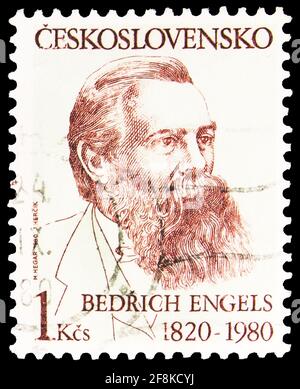 MOSKAU, RUSSLAND - 7. OKTOBER 2019: In der Tschechoslowakei gedruckte Briefmarke zeigt Friedrich Engels (1820-1895), Persönlichkeitsserie, um 1980 Stockfoto