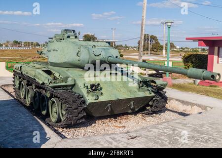 PLAYA GIRON, KUBA - 14. FEB 2016: Panzer in einem rmuseum, das der gescheiterten Schweinebucht-Invasion 1961 im Dorf Playa Giron, Kuba, gewidmet ist. Stockfoto