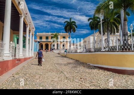 TRINIDAD, KUBA - 8. FEB 2016: Blick auf die Plaza Mayor im Zentrum von Trinidad, Kuba. Stockfoto