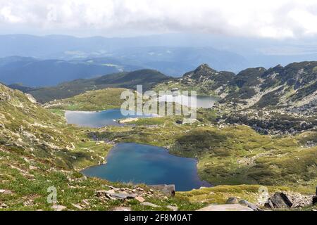 Erstaunliche Landschaft der sieben Rila Seen, Rila Berg, Bulgarien Stockfoto