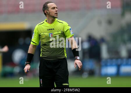 MAILAND, ITALIEN - 11. APRIL: Schiedsrichter Luca Pairetto während des Serie-A-Spiels zwischen Internazionale und Cagliari im Stadio Giuseppe Meazza am 11. April 202 Stockfoto