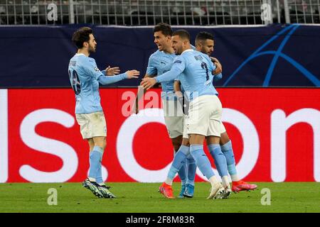 DORTMUND, DEUTSCHLAND - 14. APRIL: Riyad Mahrez aus Manchester City feiert sein Tor während des UEFA Champions League Viertelfinales 1: Wette auf die zweite Etappe Stockfoto