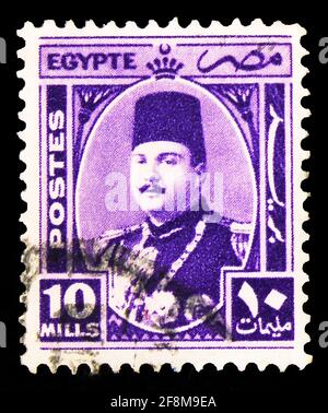 MOSKAU, RUSSLAND - 30. SEPTEMBER 2019: Die in Ägypten gedruckte Briefmarke zeigt König Farouk (1920-1965), König Farouk in der ovalen Serie, um 1944 Stockfoto