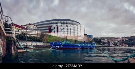 BILBAO, SPANIEN - 29. März 2021: Panoramablick auf das Stadion san mames in bilbao, spanien Stockfoto