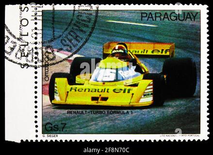 MOSKAU, RUSSLAND - 30. SEPTEMBER 2019: Die in Paraguay gedruckte Briefmarke zeigt Renault -Turbo - Formel 1, Rennwagen-Serie, um 1978 Stockfoto