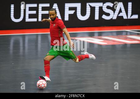 Seixal, Portugal. April 2021. Nilson Miguel aus Portugal beim UEFA Futsal Euro 2022 Group 8 Qualifying Match zwischen Portugal und Norwegen im Pavilh‹o Municipal da Torre da Marinha in Aktion gesehen. (Endnote: Portugal 4:0 Norwegen) (Foto: Bruno de Carvalho/SOPA Images/Sipa USA) Quelle: SIPA USA/Alamy Live News Stockfoto