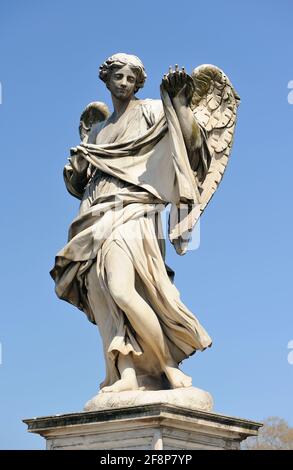 Italien, Rom, Engelsstatue auf der Sant'Angelo-Brücke, Engel mit dem Sudarium Stockfoto