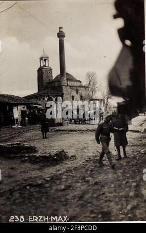Straße in Pekinj. . Stockfoto