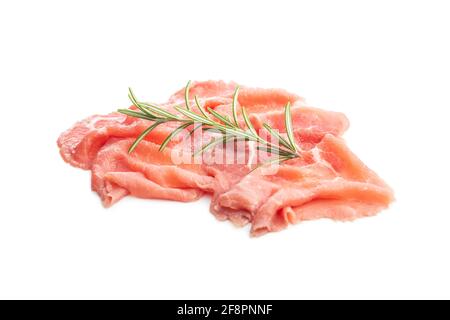 In Scheiben geschnittener Carpacio. Rohes Rindfleisch, isoliert auf weißem Hintergrund. Stockfoto