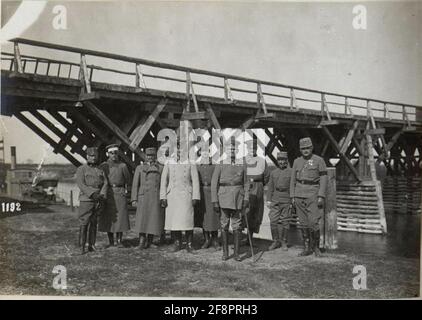 General von Linsingen posiert an der nach ihm benannten Brücke. Stockfoto