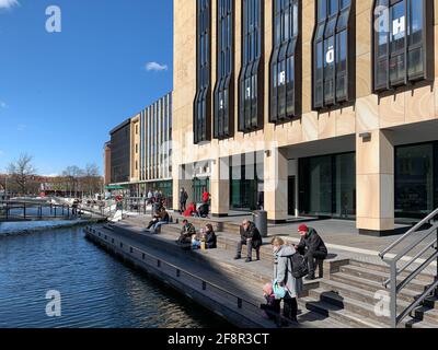 Die Außerastronomie in der Kieler Innenstadt während des Corona Lockdowns kann vorher wieder öffnen, entschädigend sind die Inzidenzwerte der Coronap Stockfoto