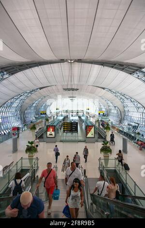 Abflugsteige Suvarnabhumi International Airport in Bangkok Thailand Stockfoto