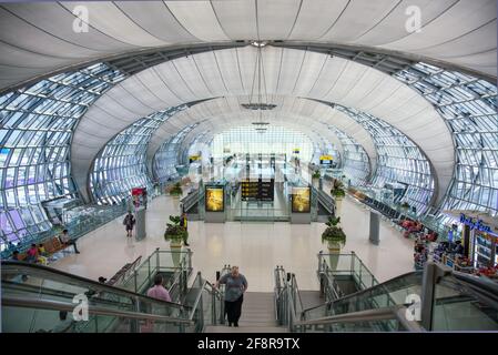 Abflug-Gates Suvarnabhumi International Airport in Bangkok, Thailand Stockfoto