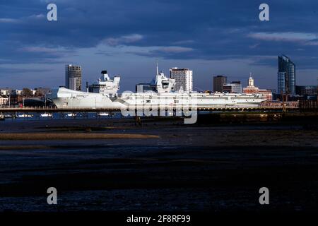 Britische Flugzeugträger, Portsmouth Naval Dockyard Stockfoto