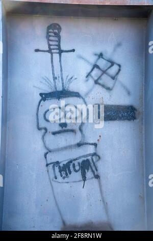 Fledborough Viaduct, River Trent, verlassene Eisenbahn, Viaduct, Graffiti-Brücke, Ehemalige Eisenbahn, Viadukt, Teil des nationalen Radnetzwerks, Kunstwerke. Stockfoto