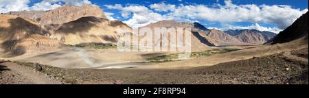 Blick vom Zanskar Tal - Zangla Dorf - Ladakh - Jammu und Kaschmir - Indien Stockfoto