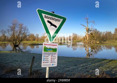 Naturreservat-Schild in der Urdenbacher Kaempe, Deutschland, Nordrhein-Westfalen, Niederrhein Stockfoto