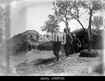Erster Weltkrieg Josef Pomiankowski inspiziert eine Batterie der 5. Osmanischen Armee. Stockfoto